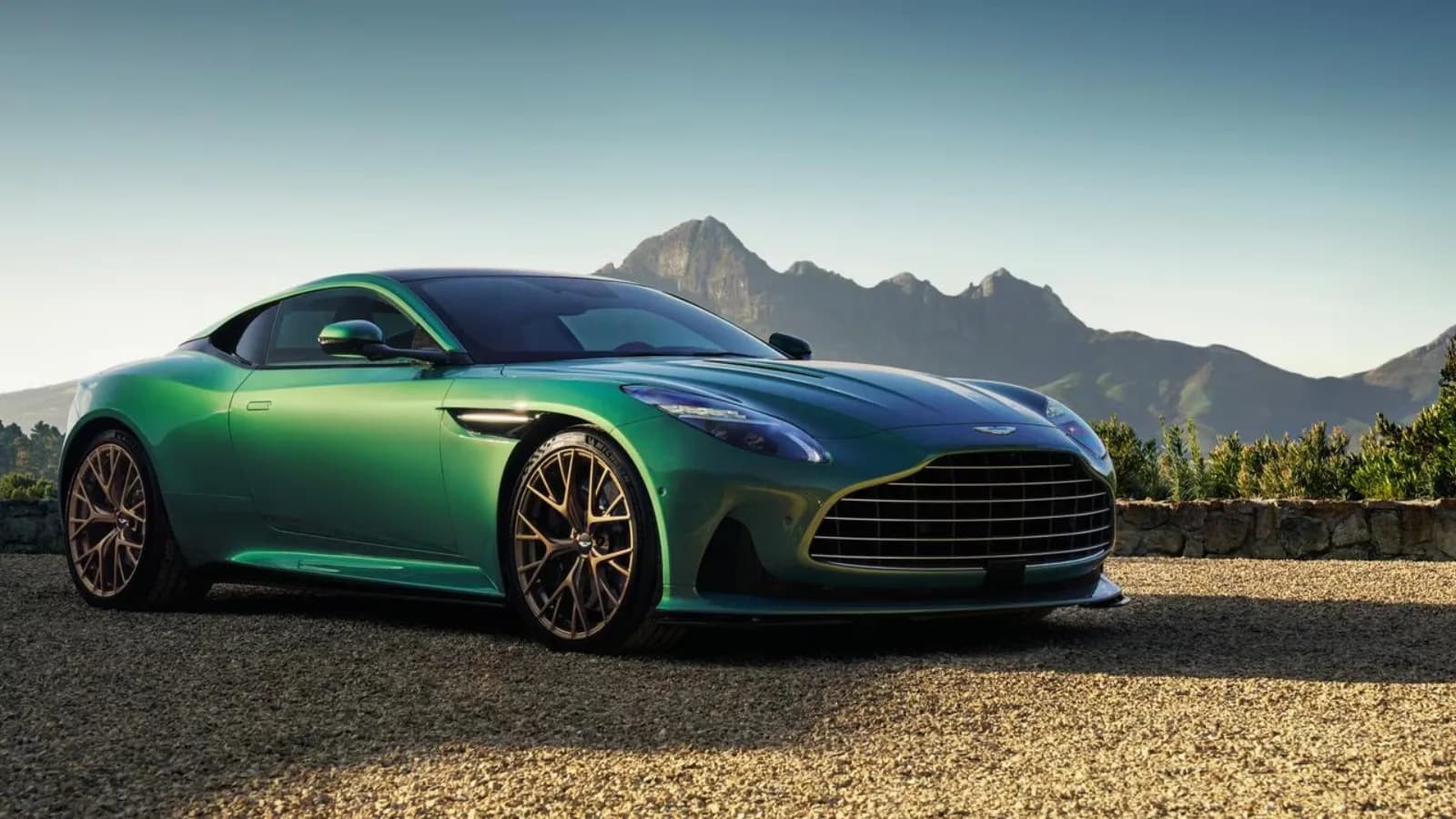 Aston Martin DB12