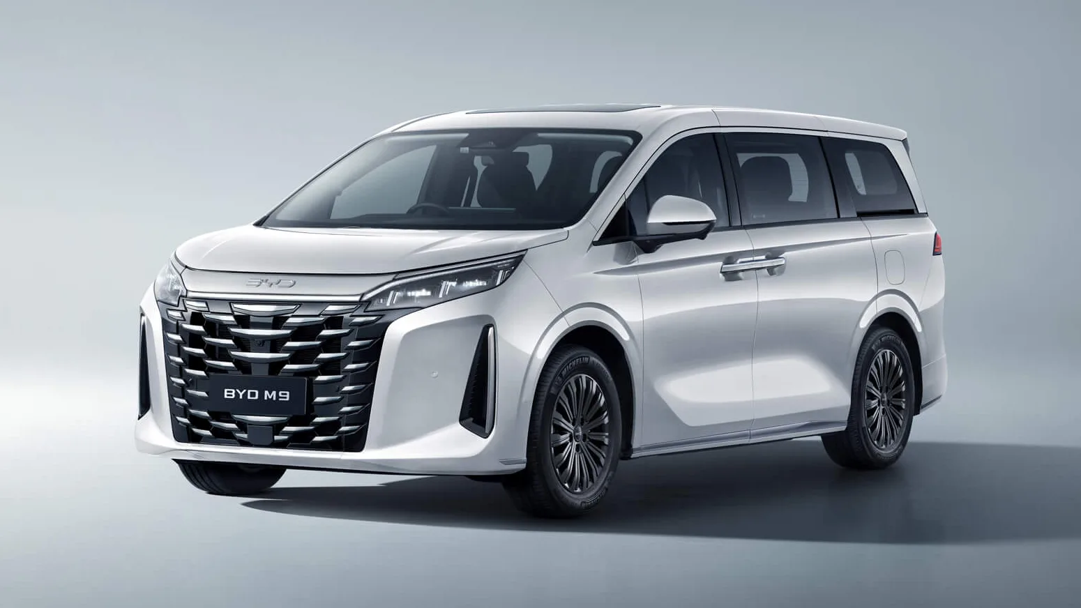 BYD M9