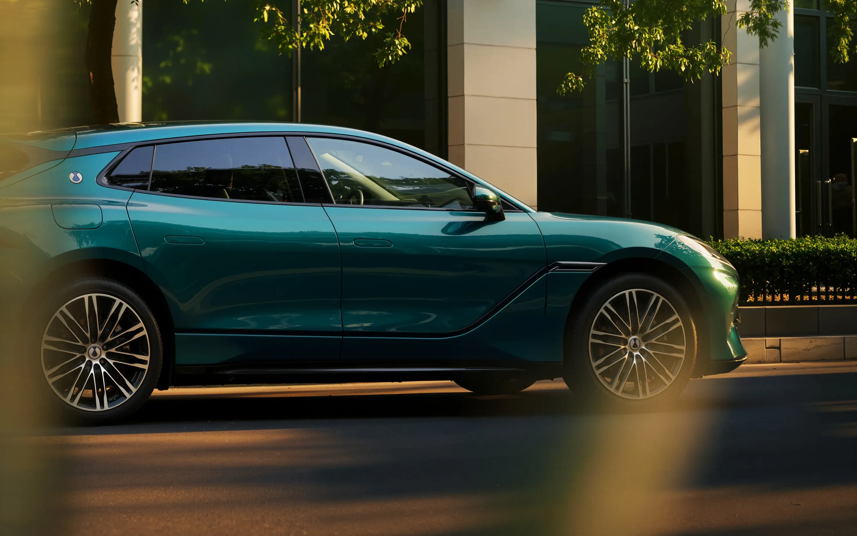 Denza Z9GT premium electric grand tourer wagon Australian launch image