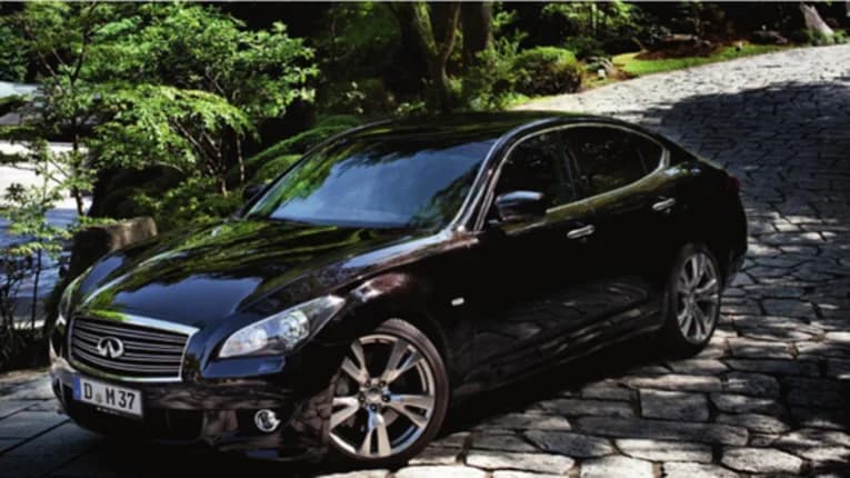 Infiniti Q70