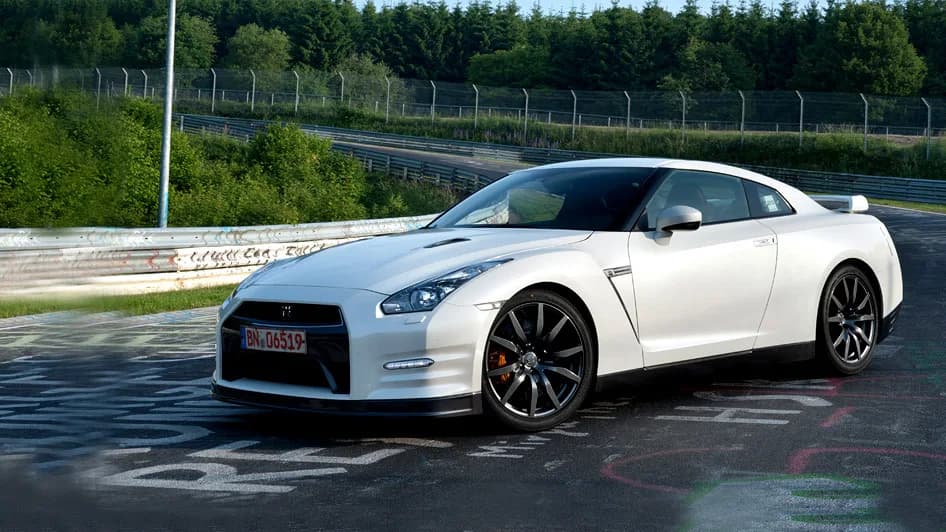 Nissan GT-R