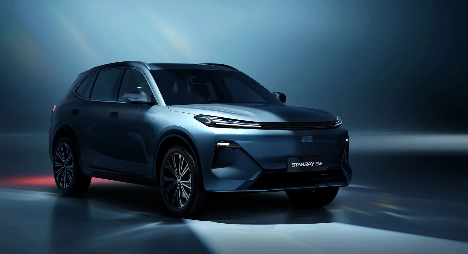 Geely Starray EM-i medium SUV in blue-grey, front three-quarter view in a studio