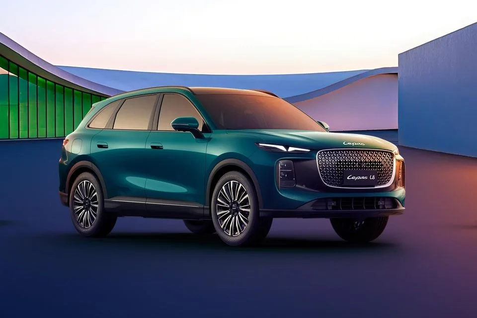 Lepas L8 PHEV in Lepas Australia lineup, sister model to the L6 due later