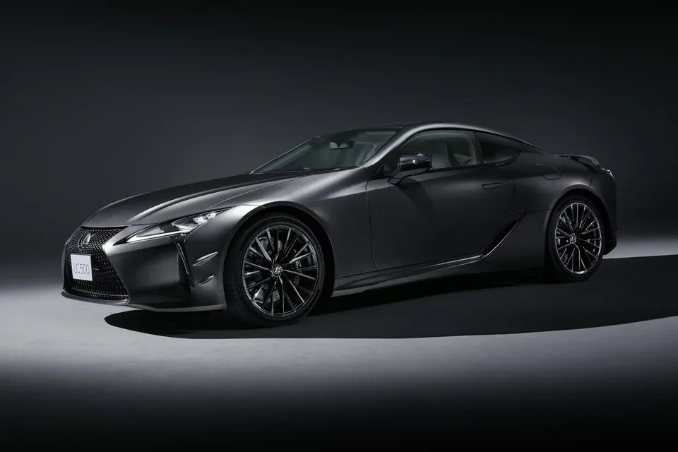 Lexus LC 500 Special Edition Signs Off the V8 Grand Tourer in Australia: One Coupe, One Convertible, Motomachi Line Stops in August
