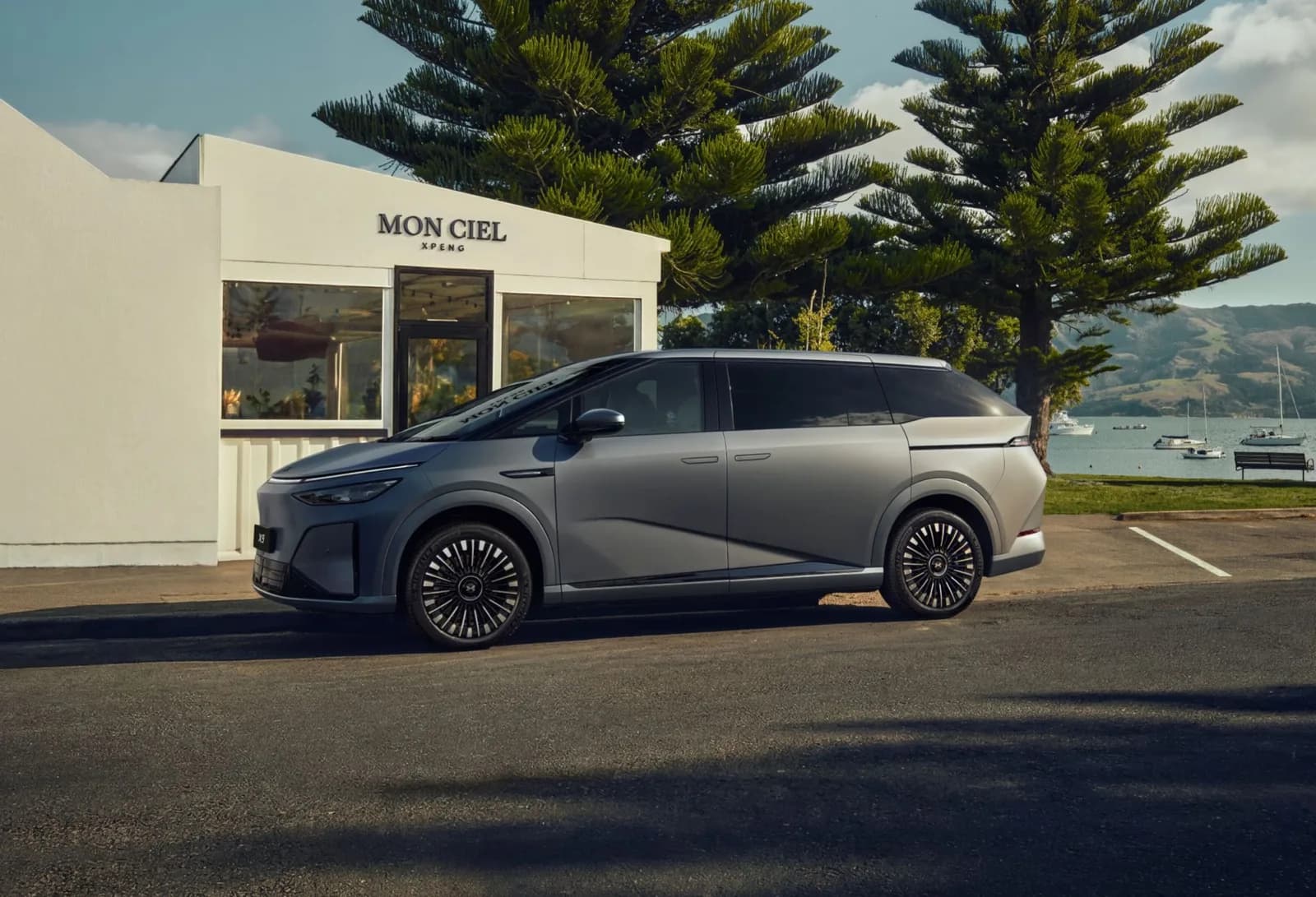 XPeng X9 seven-seat electric people mover, three-quarter front
