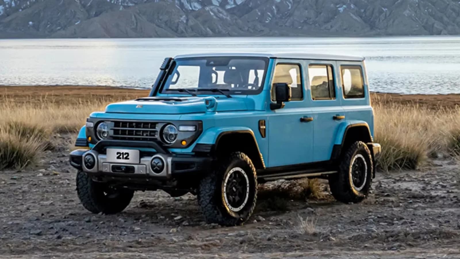 Pre-update 212 T01, with older Wrangler-style front end and black wheel arch flares
