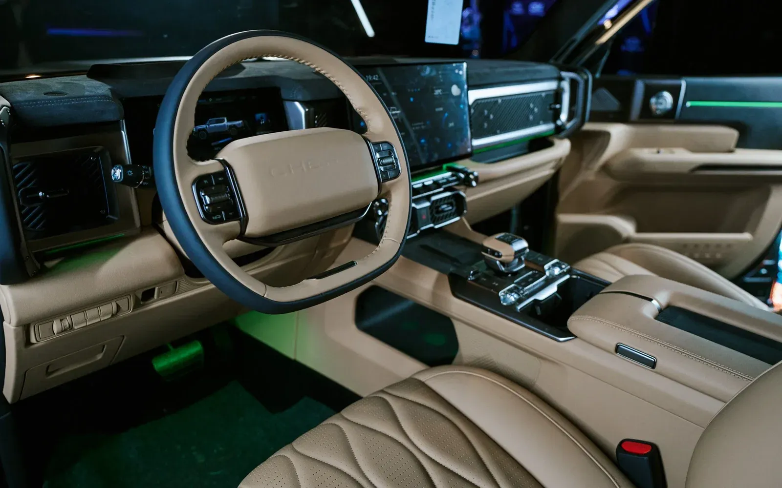 Chery Stockman dashboard and dual screens shot in a studio
