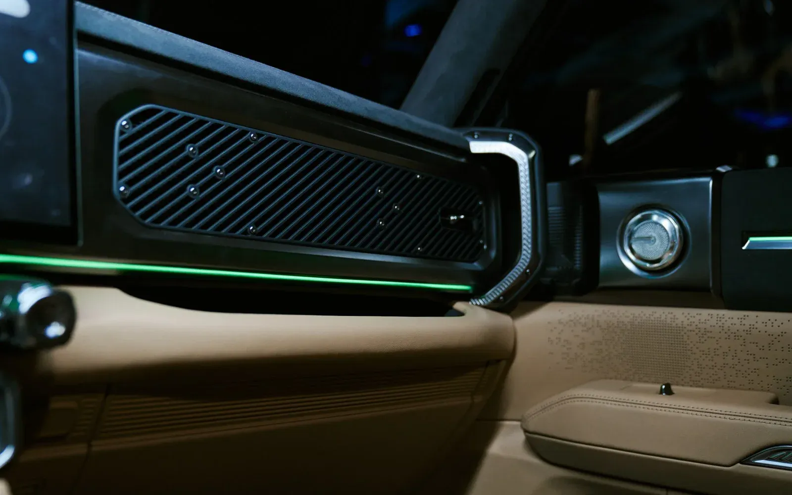Chery KP31 premium speaker grille and interior trim detail