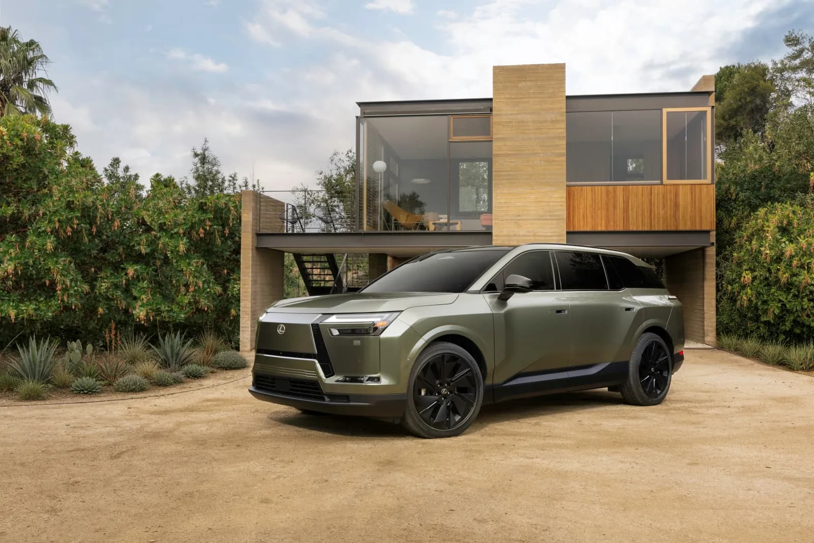 Lexus TZ Confirmed for Australia in 2027, Shown at the Melbourne Cup Beside the Nine-Car RZ 600e