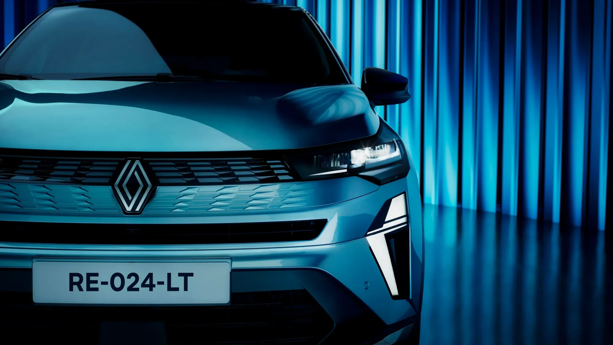 Renault Symbioz close-up of LED headlight and front grille detail