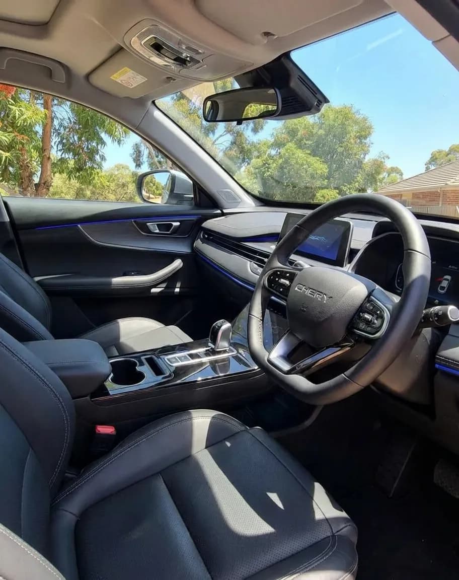 Chery Tiggo 4 Ultimate interior showing the dashboard, screen and rotary shifter