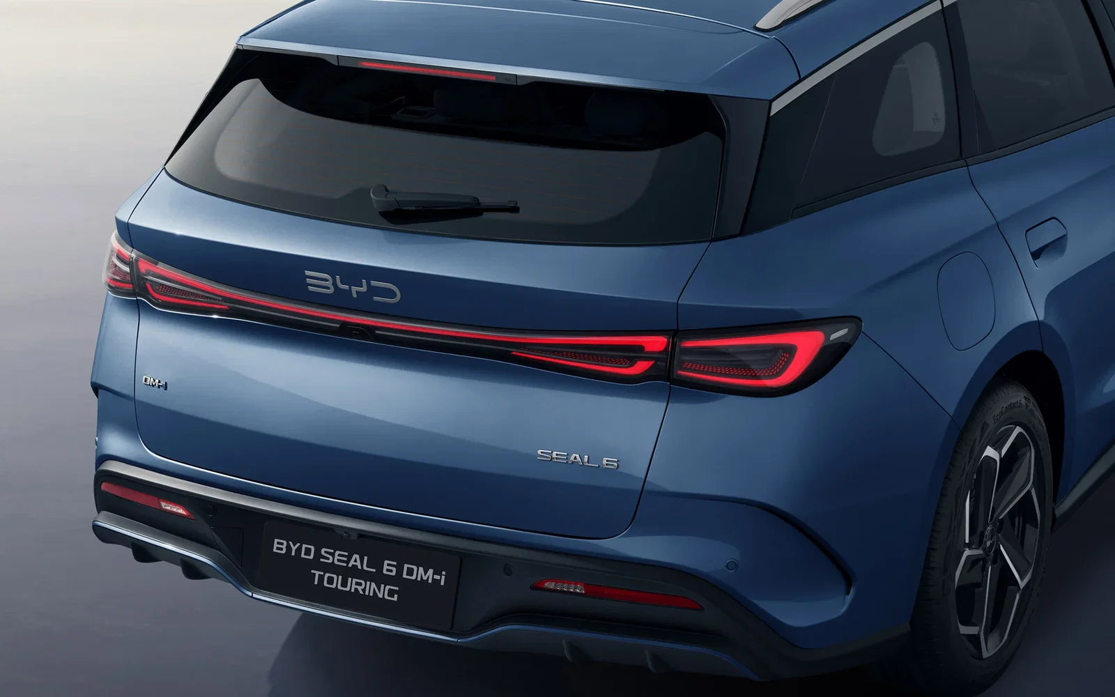 BYD Seal 6 DM-i Touring rear badge detail