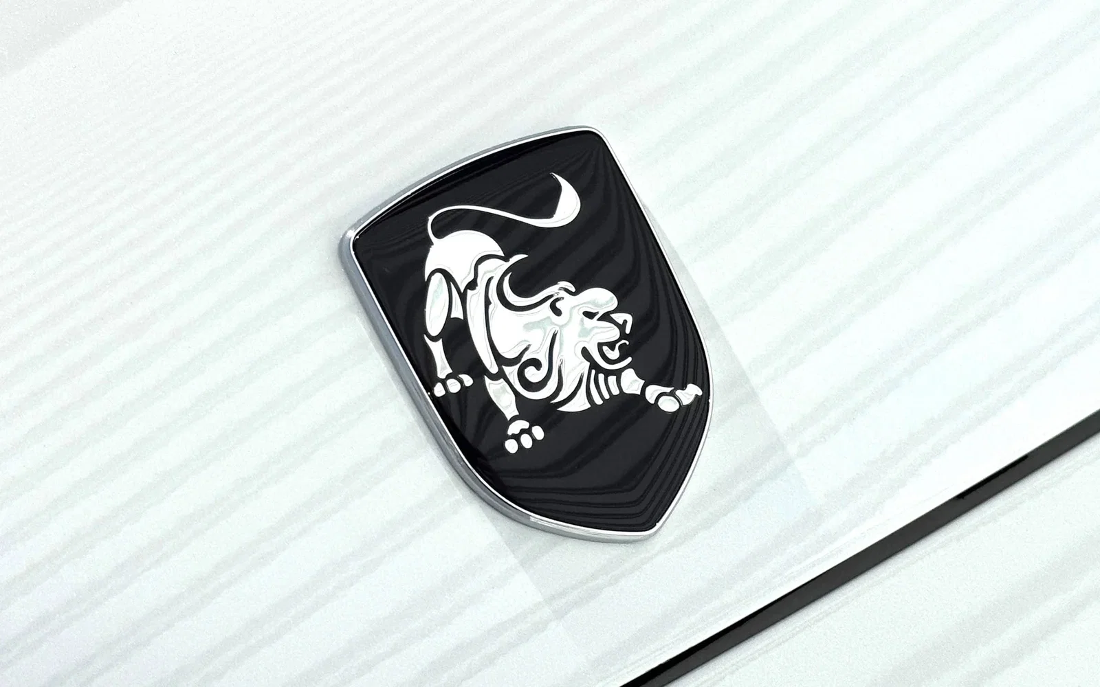 Forthing lion badge emblem